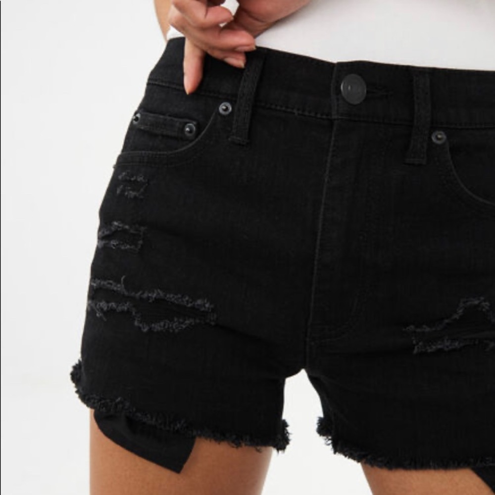 Aero cheeky short